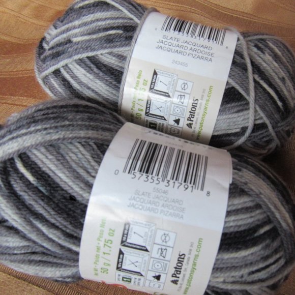 Lot of 4 balls Patons Kroy Socks, Wool Blend(75% wool) - Picture 2 of 4